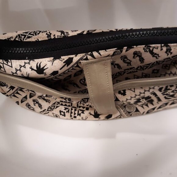 New Southwestern ethnic print Kokopelli Purse Tan Black Vinyl trim shoulder bag - Picture 8 of 9
